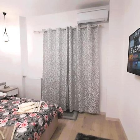 The Golden Home 1 피레아스 외부 사진