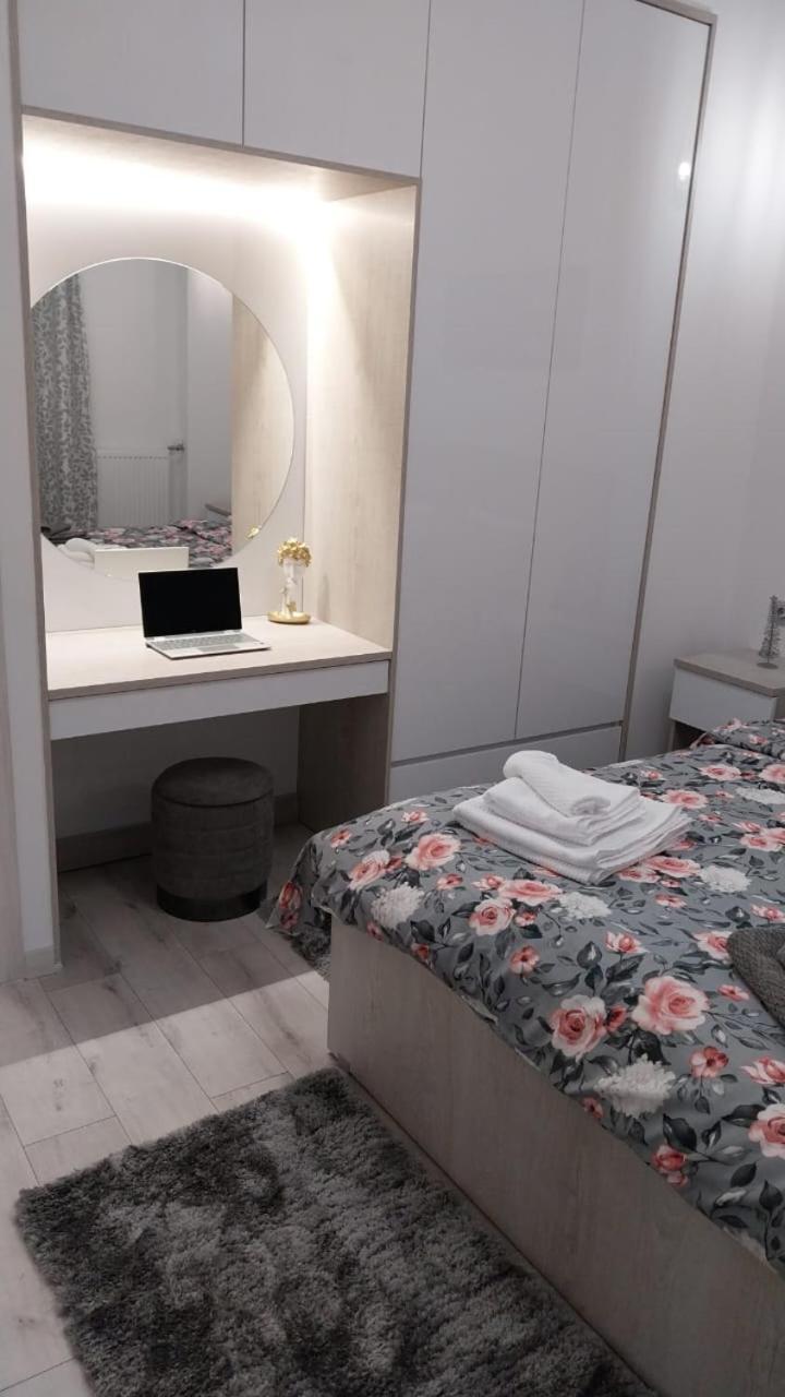 The Golden Home 1 피레아스 외부 사진