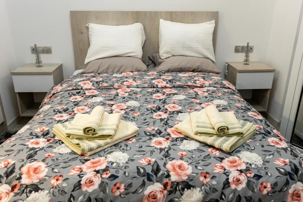 The Golden Home 1 피레아스 외부 사진
